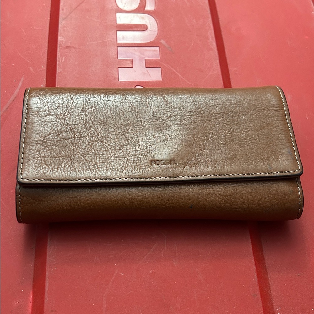Fossil Tan Leather Clutch Wallet